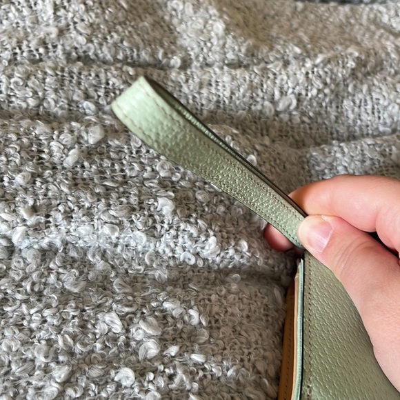 Kate Spade light green zip wallet with strap - Picture 12 of 12